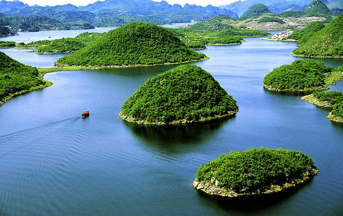 人與自然生命共同體，河湖生態(tài)保護(hù)與水污染防護(hù)